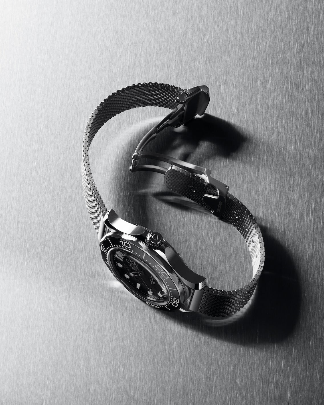 Omega-Seamaster โ007 editionโ Black & White